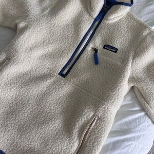 Patagonia Cream and Blue Fleece Jacket